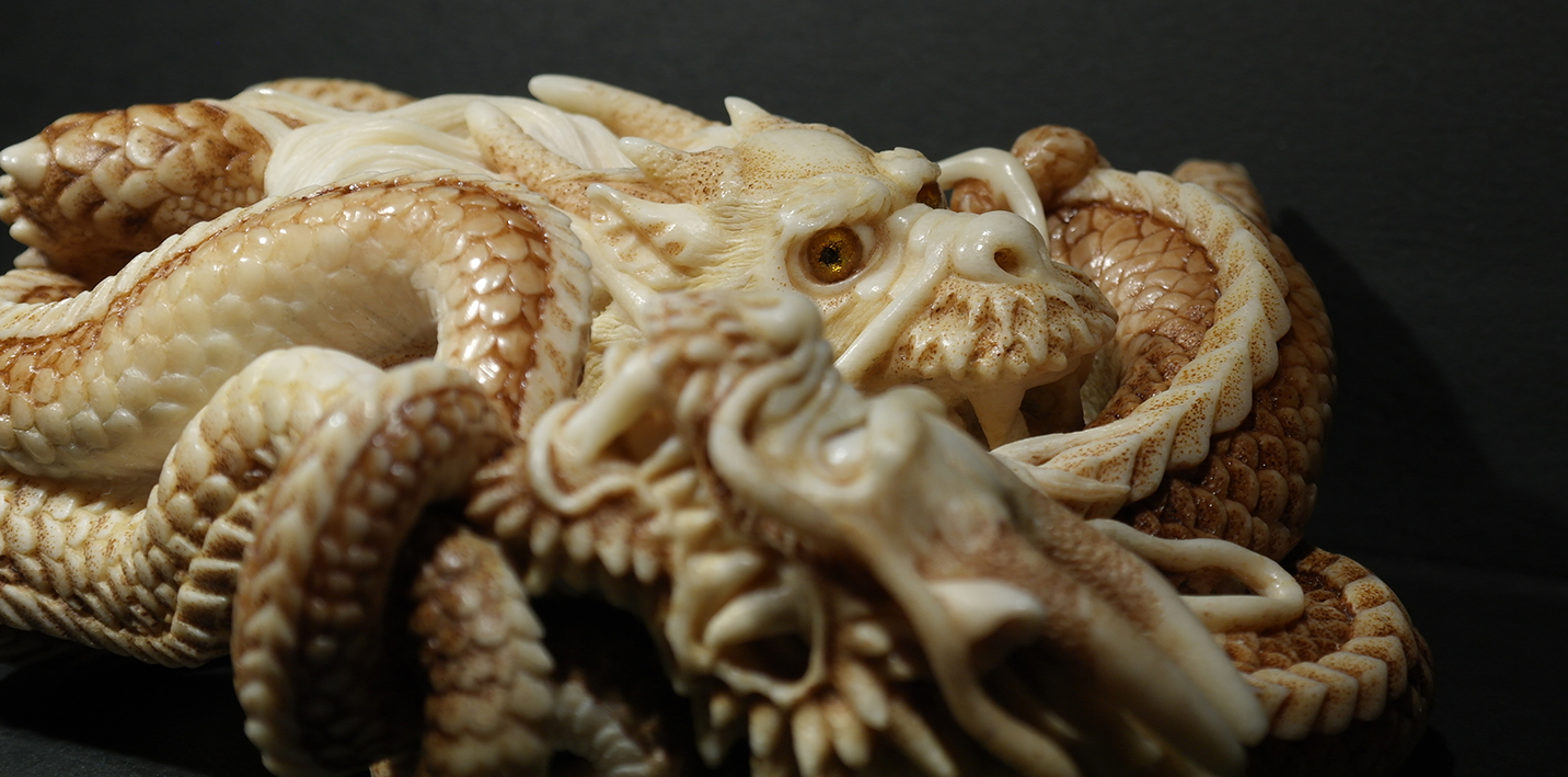 Two intertwined dragons04